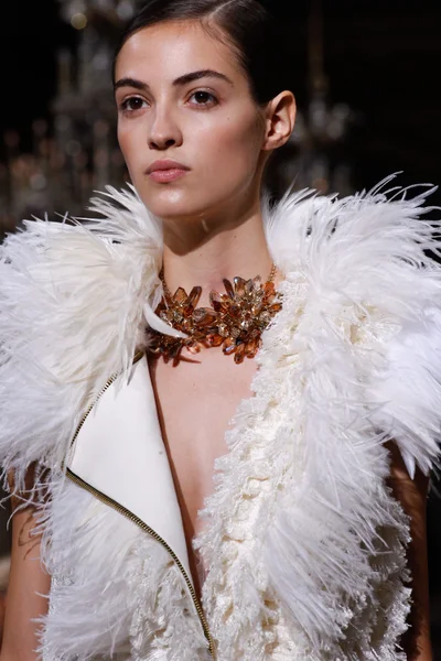 Look 13